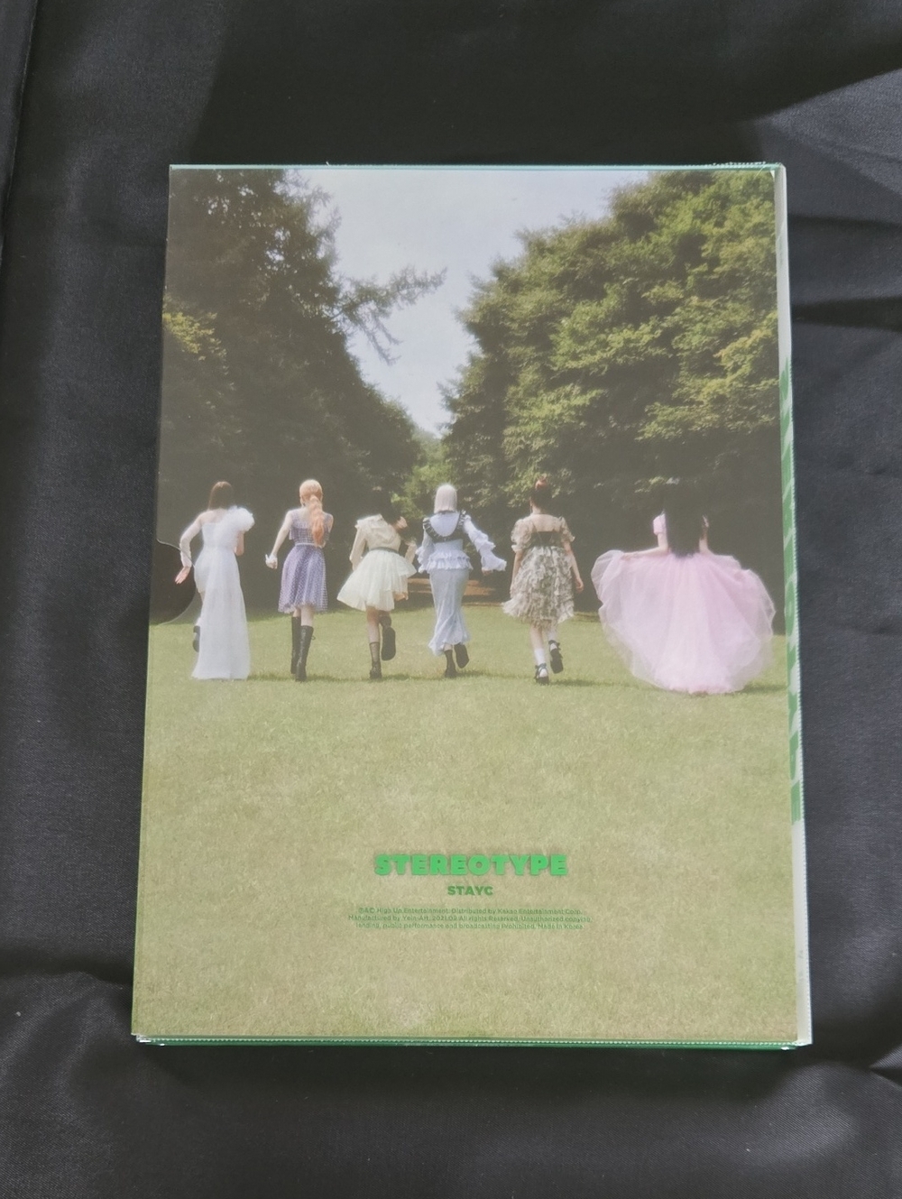STAYC - [STEREOTYPE] 1st Mini Album TYPE B Version with Inclusions